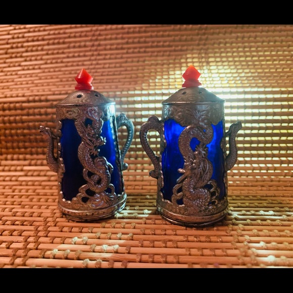 Vintage Cobalt Blue Glass Silver Dragon Shakers Occupied Japan - Picture 13 of 16